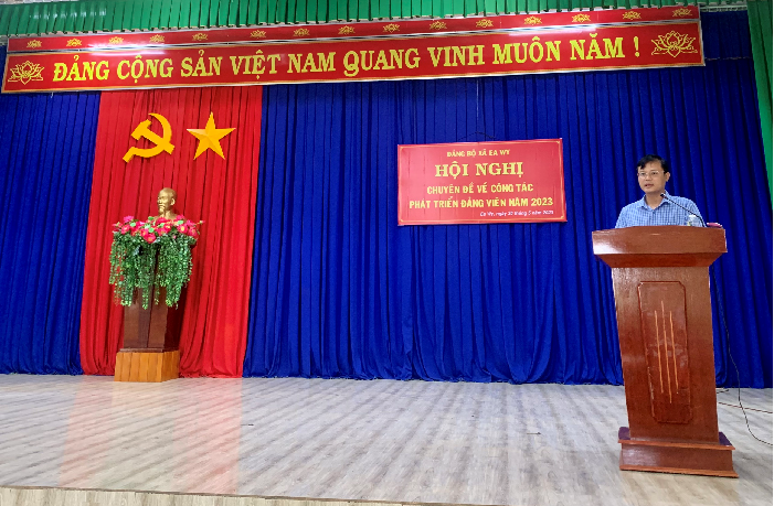 Đảng bộ xã Ea Wy tổ chức Hội nghị chuyên đề về công tác phát triển đảng viên năm 2023